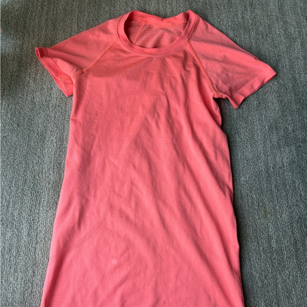 Lululemon Coral Short Sleeve Swiftly Tech Top